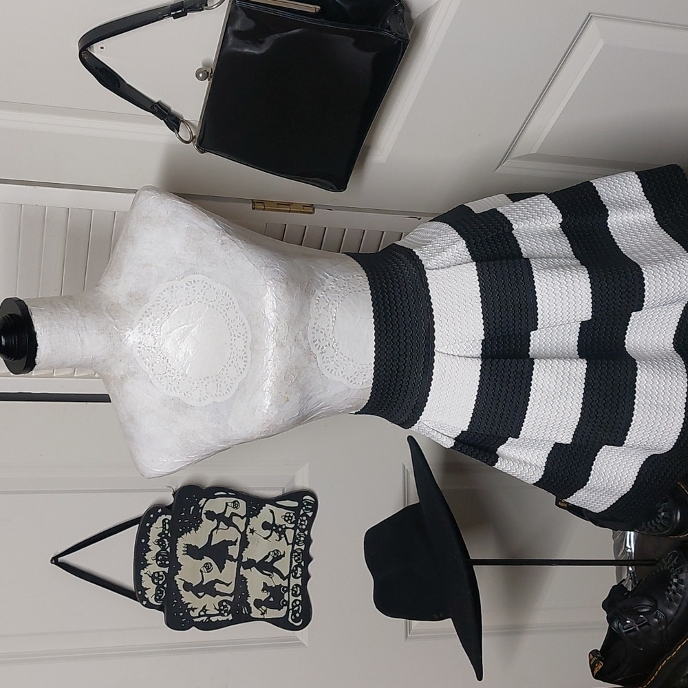 Xhilaration Bandage Skirt black and white small Beetlejuice - Picture 16 of 16